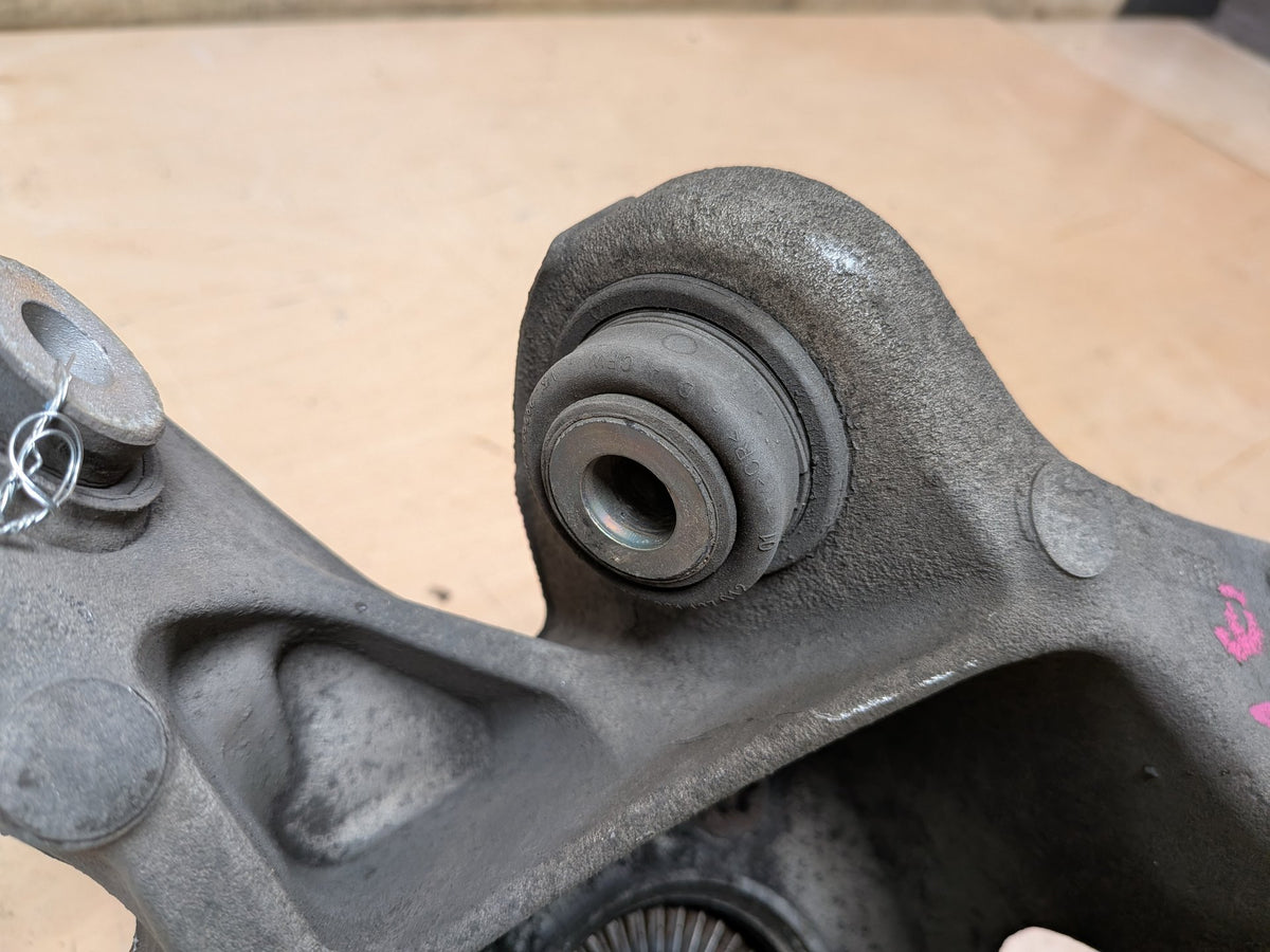 2016-2022 BMW 750i G12 Rear Left Driver Spindle Knuckle w/ Bearing 6861135 OEM