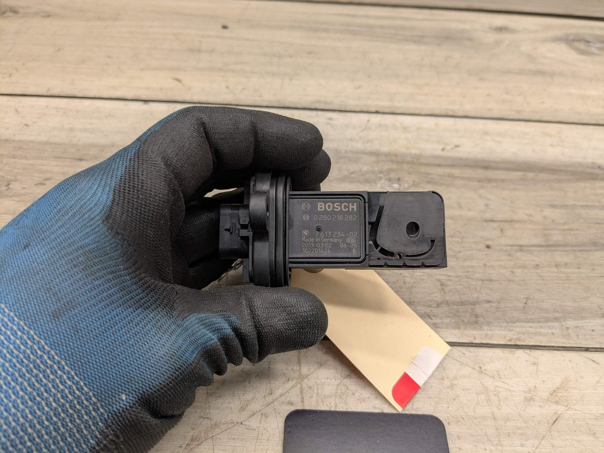 10-19 OEM BMW F07 F10 F13 F01 F02 F15 F86 MAF Mass Air Flow Sensor Meter Engine