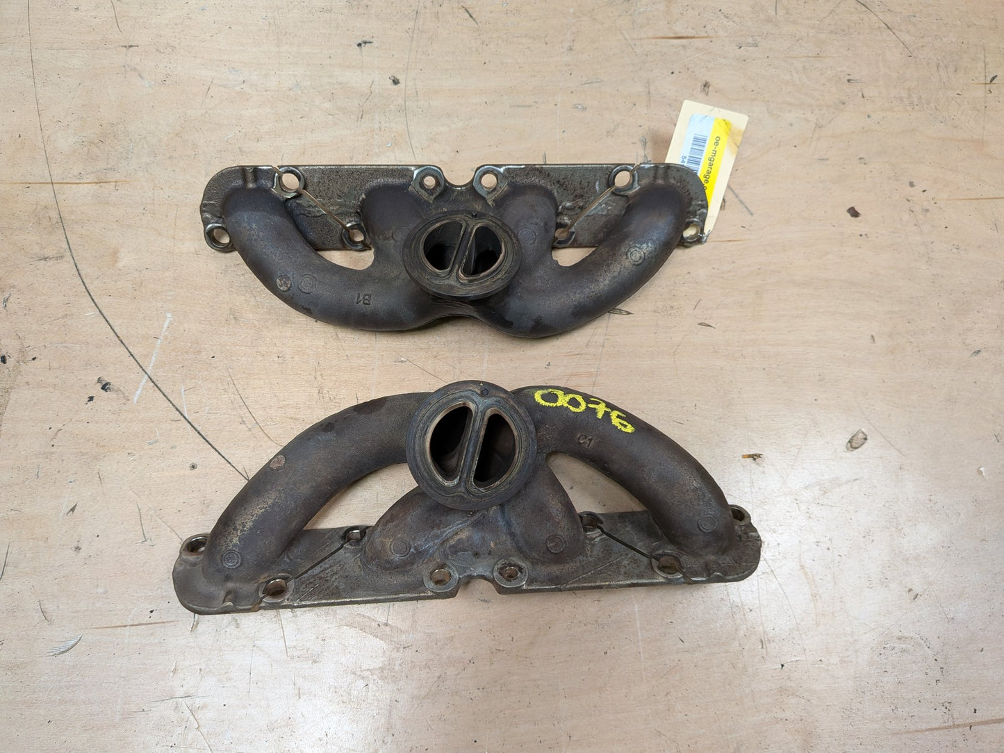 OEM BMW G11 G12 G30 Engine N63R V8 4.4L Twin Turbo Exhaust Manifold Headers SET