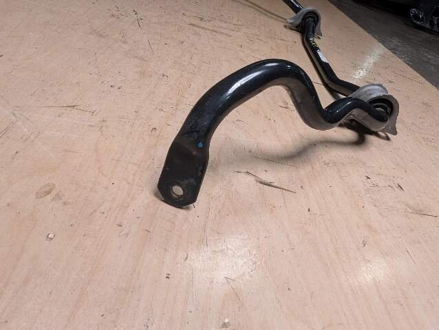 2019 - 2026 BMW X5 G05 Front Anti Roll Stabilizer Sway Bar Assembly 6870666 B58B30M1