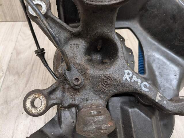 2004 BMW Z4 E85 Front Left Driver Spindle Knuckle w/ Bearing 1096429