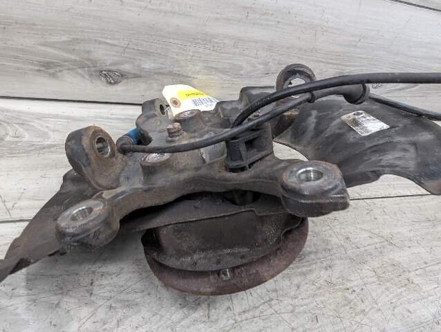 1996 - 2003 BMW Z3 E36 Front Right Passenger Spindle Knuckle w/ Bearing 1092080 M54B25O0