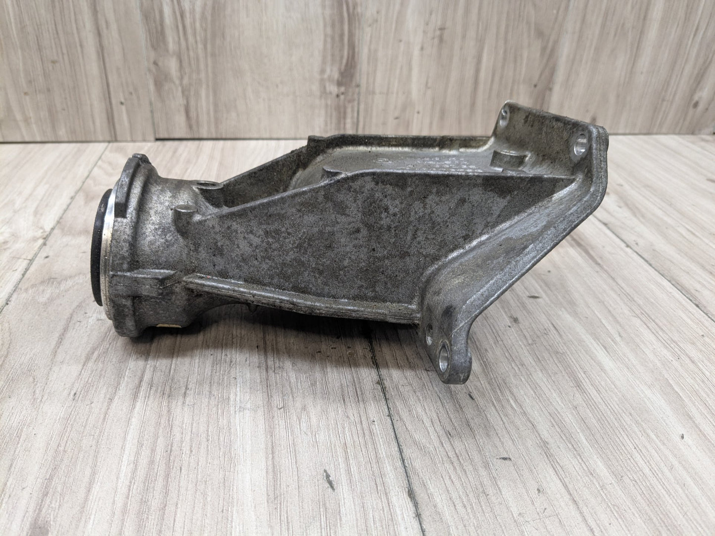 OEM BMW G01 G05 G12 G20 G26 G42 G80 Front Differential Axle Support Bracket