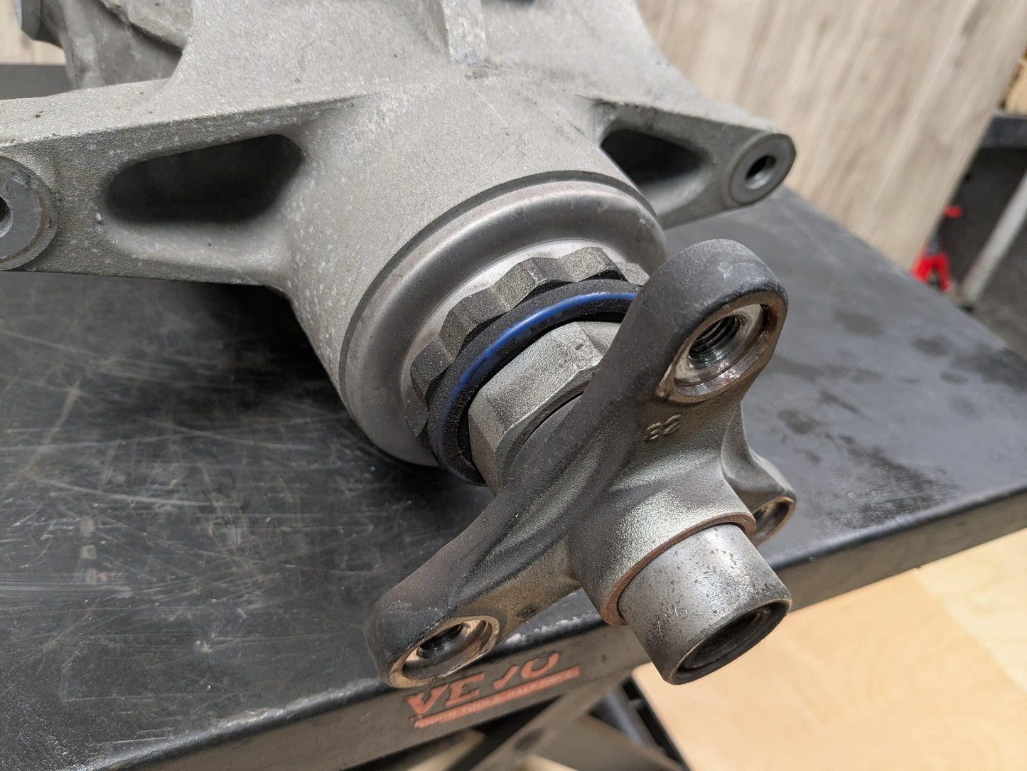 2018 BMW M550i N63B44O2 Rear Axle Carrier Differential 119694k 8638075
