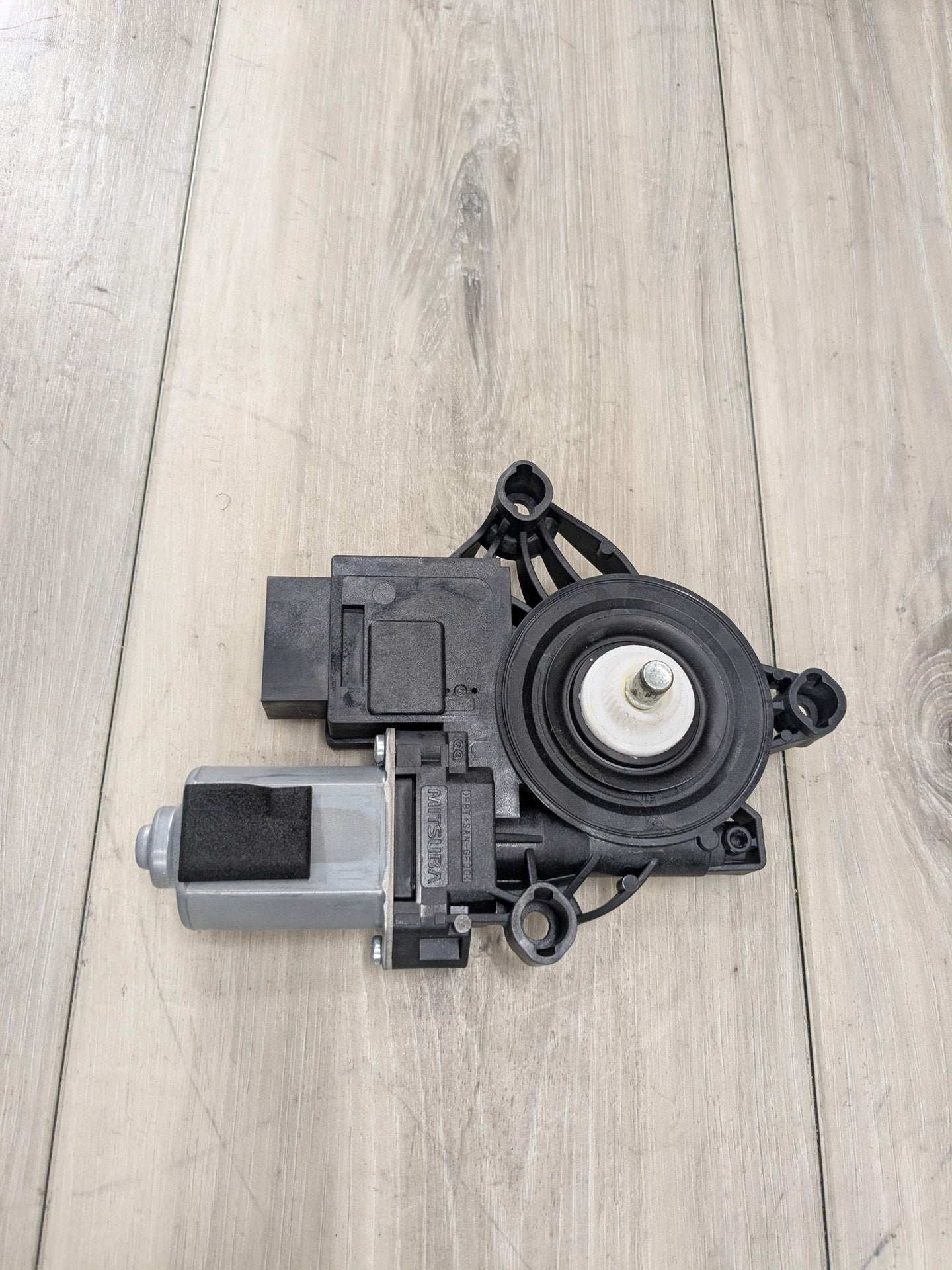2020 BMW 330i G20 Front Left Driver Door Window Glass Regulator Motor 8495869 OEM BMW G20 G80 330 M340 M3 FRONT Left Driver Side Door Window Regulator Motor