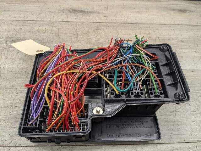 1996 - 2003 BMW Z3 E36 Front Power Distribution Fuse Box 1387590 M54B25O0