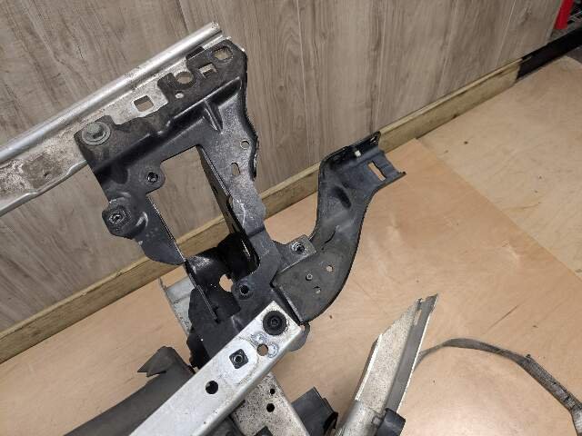 16-19 OEM BMW G11 G12 740 750 M SPORT Front Reinforcement Clip Radiator Support