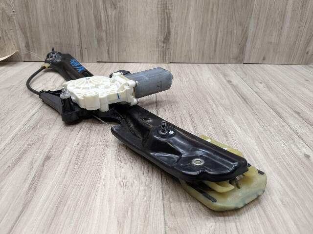 11-18 OEM BMW F25 X3 Front Right Passenger Door Window Regulator Motor