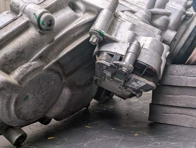 *OEM BMW F15 F16 F25 F26 X3 X4 X5 X6 AWD Transmission Transfer Case Box ATC45L