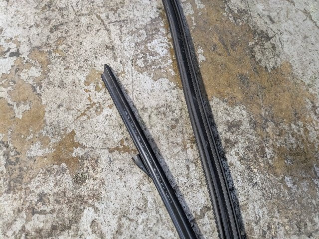 OEM BMW G23 G83 430 M440 Convertible Front Windshield Seal Sealing Weather Strip