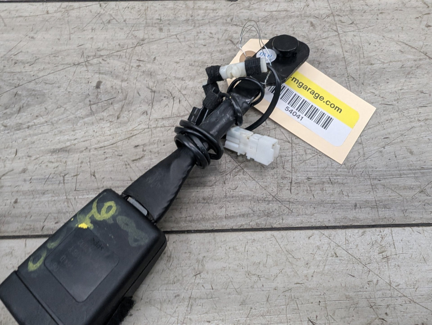 OEM BMW F90 G11 G12 G30 530 540 M550 750 M5 Front Left or Right Seatbelt Buckle