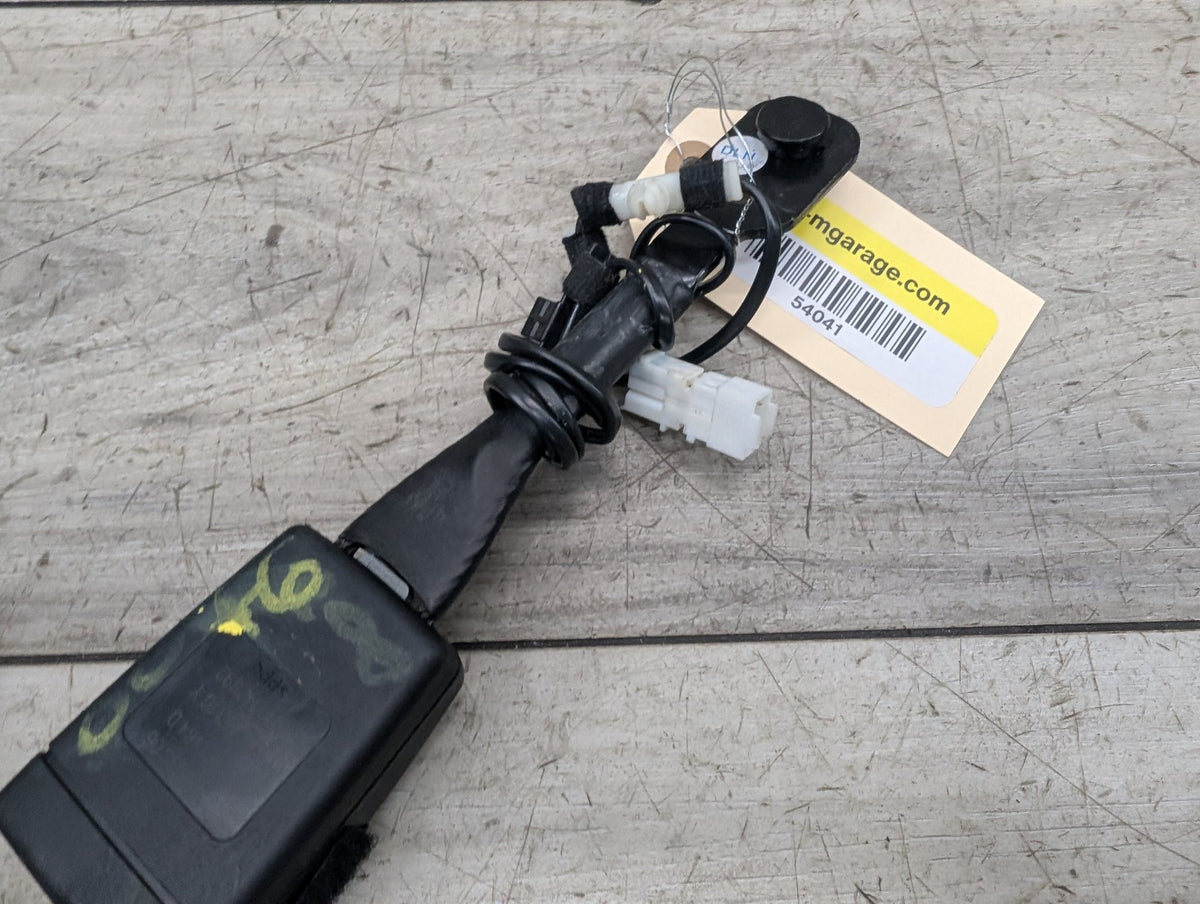 OEM BMW F90 G11 G12 G30 530 540 M550 750 M5 Front Left or Right Seatbelt Buckle