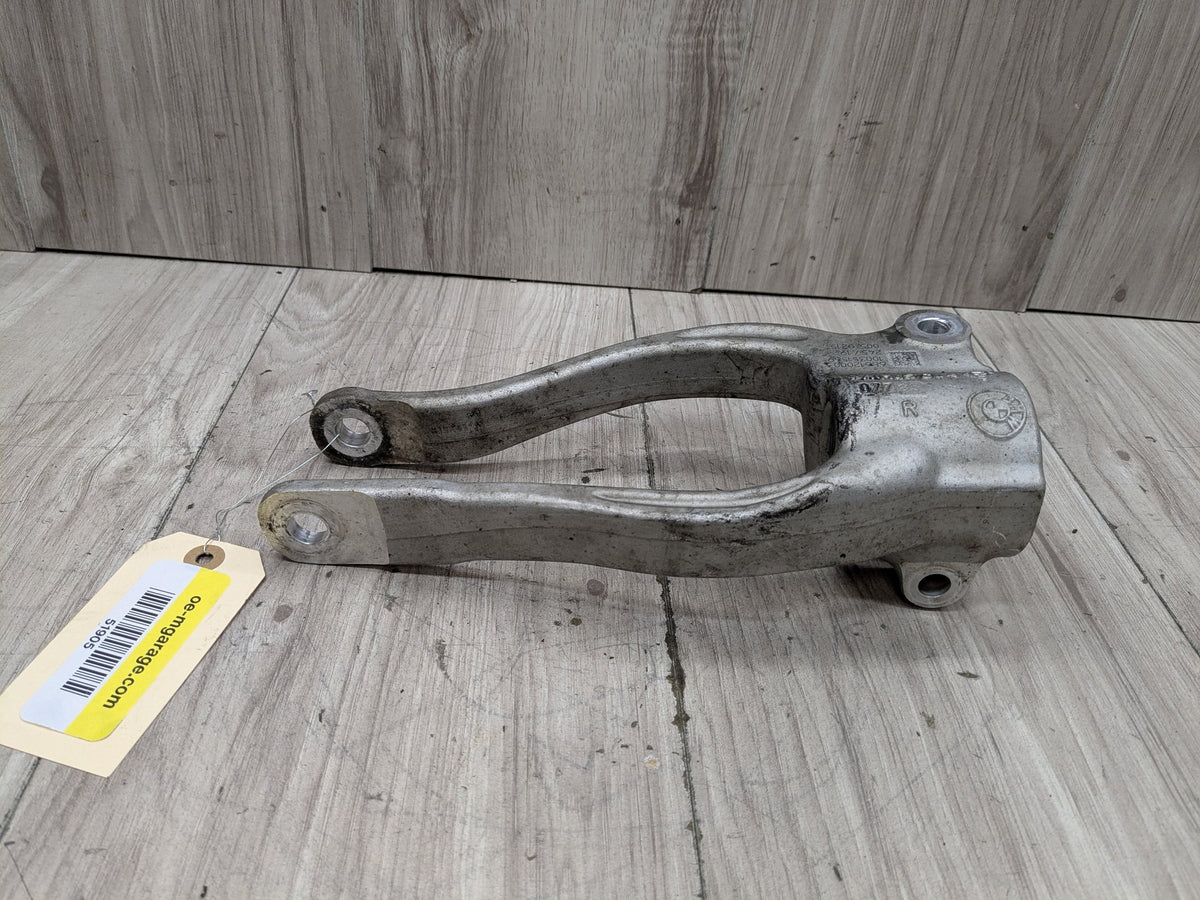 OEM BMW G11 G12 G30 740 750 Front Right Passenger Shock Strut Mount Bracket