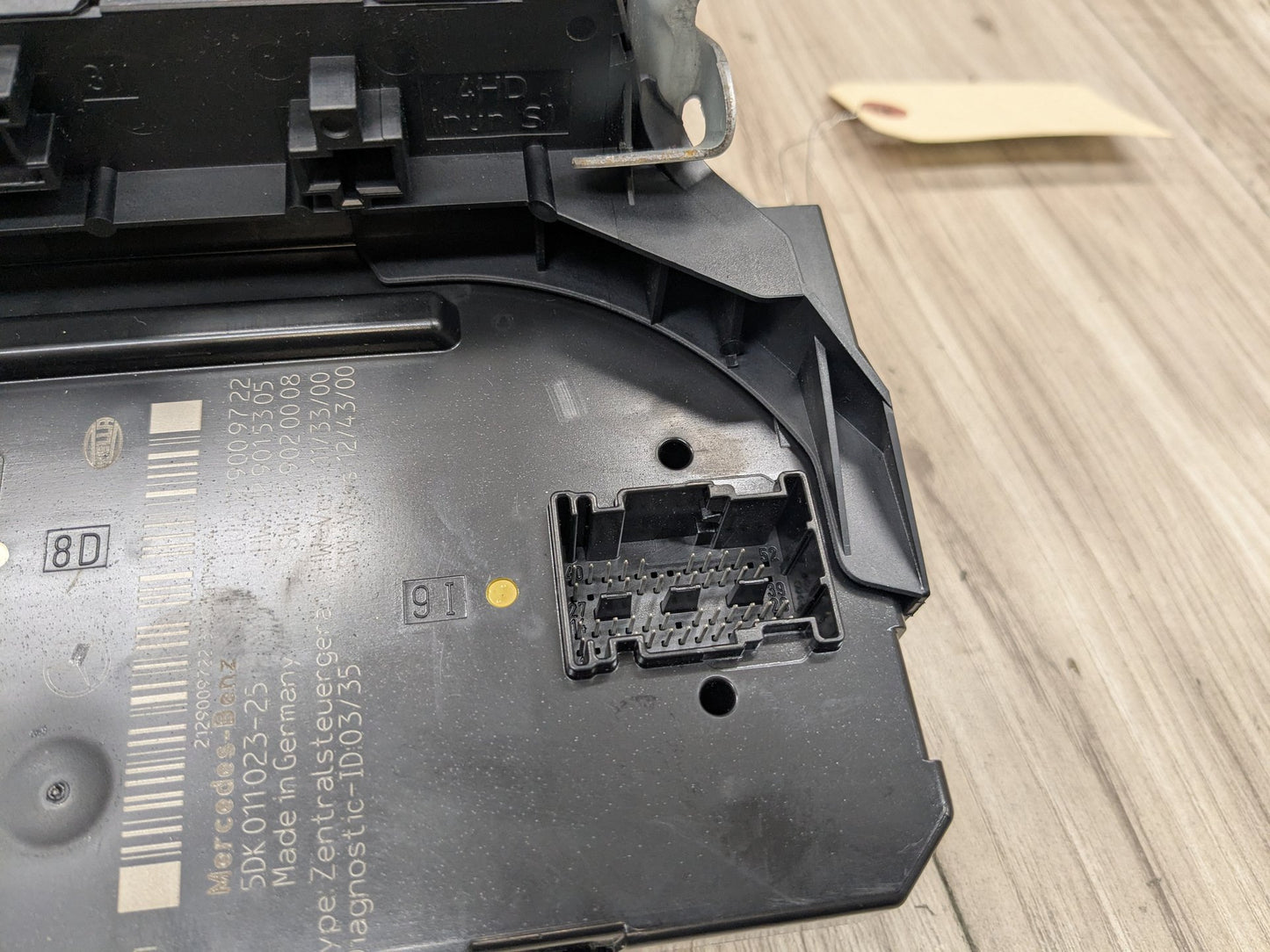 OEM Mercedes W207 W212 E350 E550 Rear SAM Trunk Signal Control w/ Fuse Box