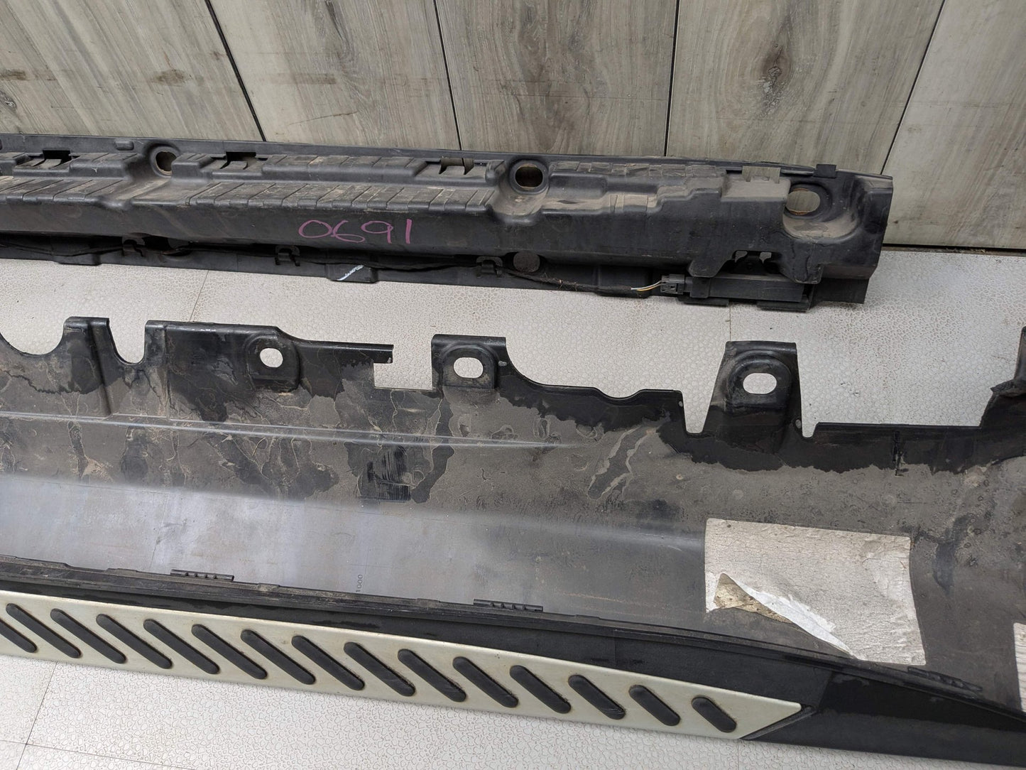 OEM BMW F15 X5 Left Driver Running Step Board Side Skirt Rocker Panel w Bracket