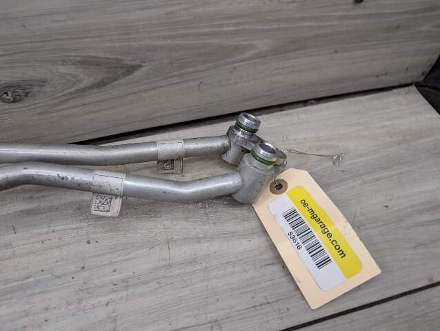 16-19 OEM BMW F90 M5 G12 750 G30 M550 Transmission Oil Cooler Line Inlet Outlet
