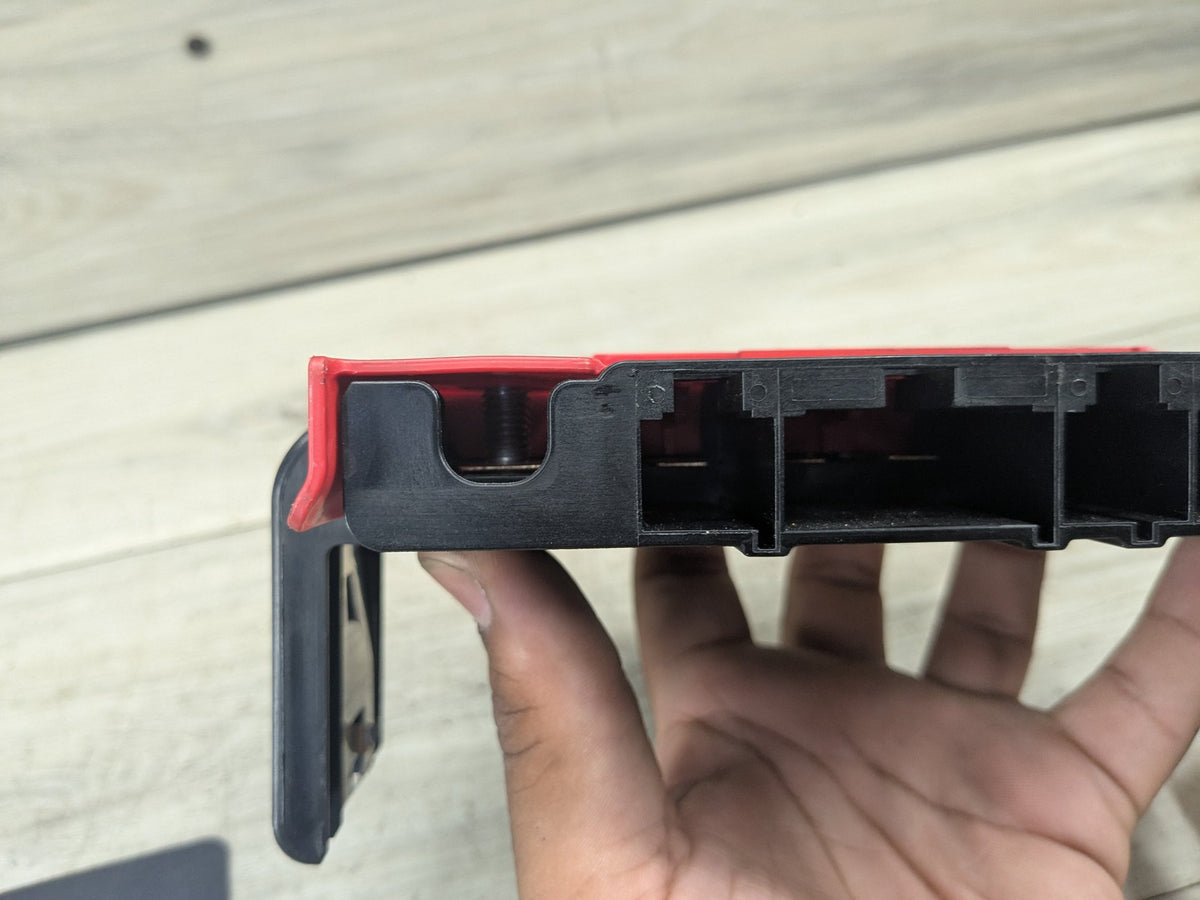 OEM BMW E82 E90 E92 Battery Power Lead Junction Distribution Fuse Box Voltage