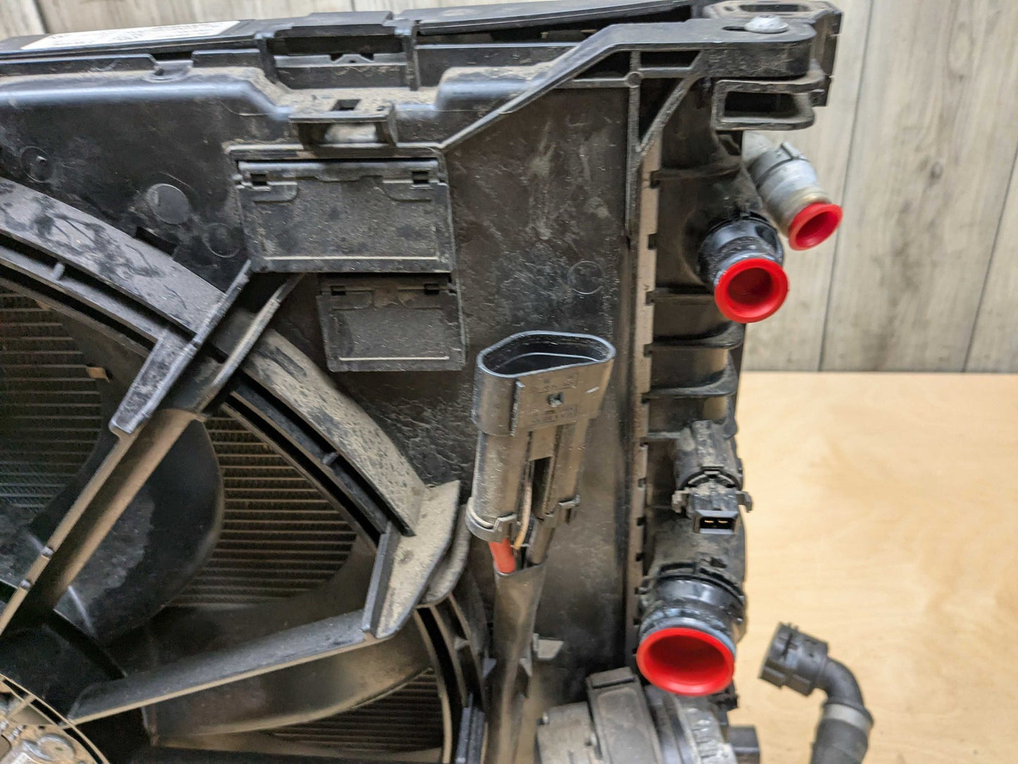 OEM BMW G12 M760 G16 M850 G30 M550 Radiator Condenser Cooling Fan Shroud 1000W