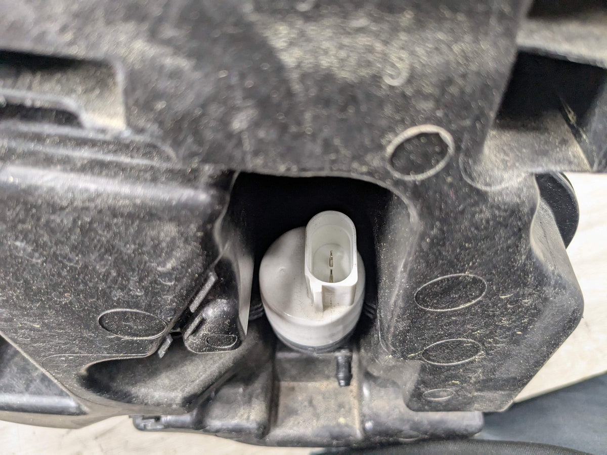 19-24 OEM BMW G20 G22 G23 G26 Windshield Wipe Washer Bottle Tank Reservoir