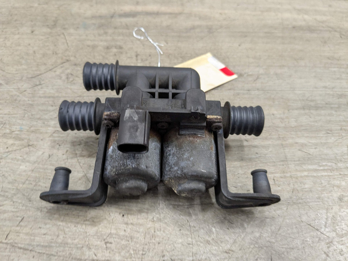 07-19 OEM BMW E70 E71 F15 F16 F85 X5 X6 Engine Water Heater Control Valve Pump