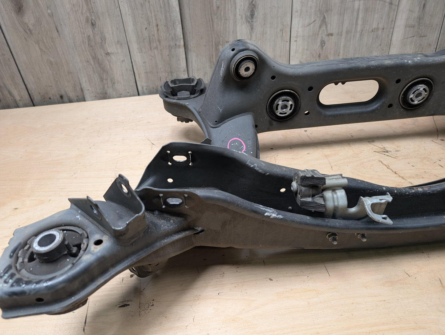 10-16 Mercedes A207 C207 W204 W207 W212 Rear Subframe Support Cradle Crossmember