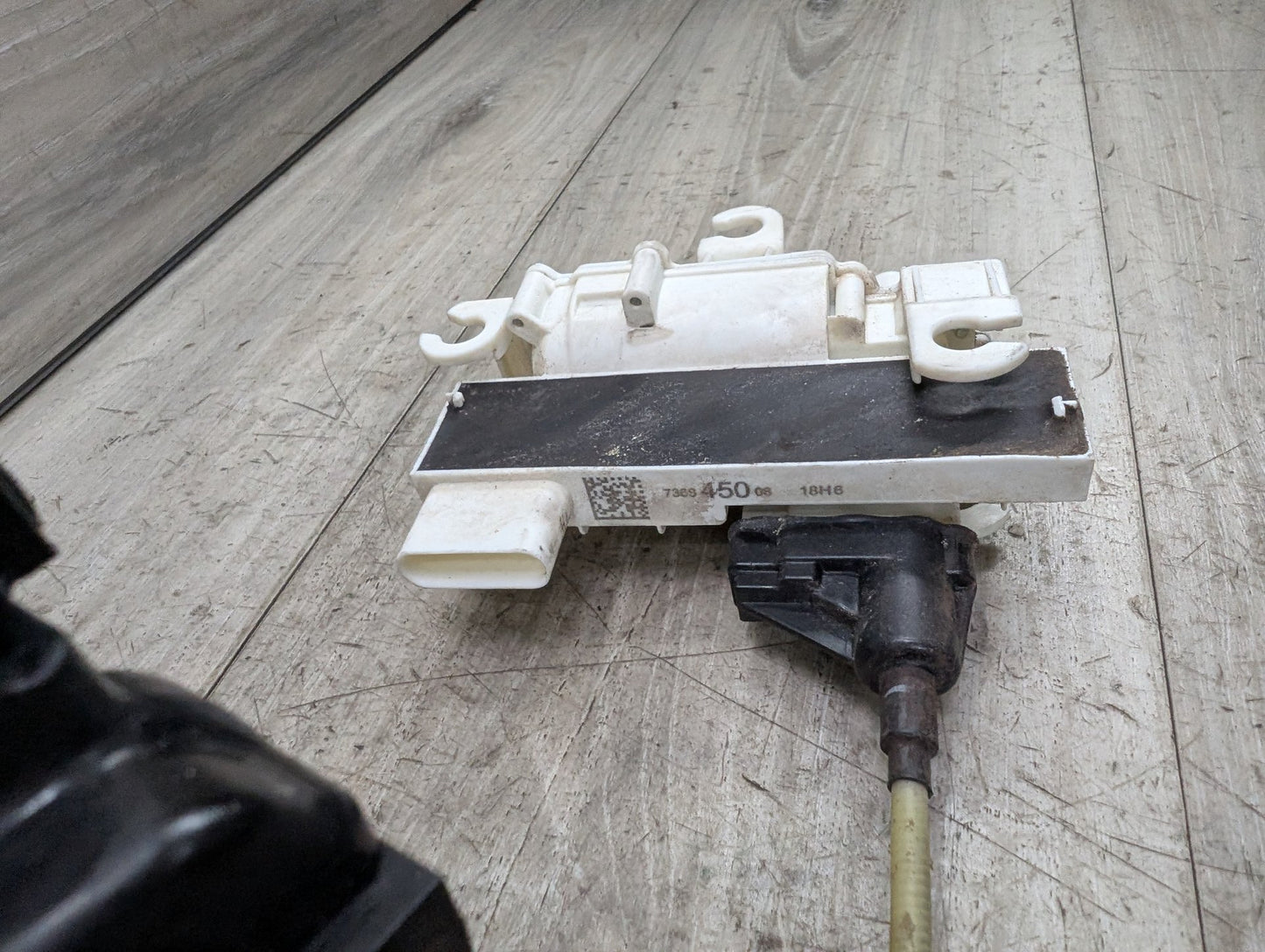2017 BMW 740i G12 Front Right Passenger Door Latch Lock Actuator w/ Soft Close 2581894 16-22 OEM BMW G11 G12 FRONT RIGHT PASSENGER Door Lock Latch Actuator SOFT CLOSE