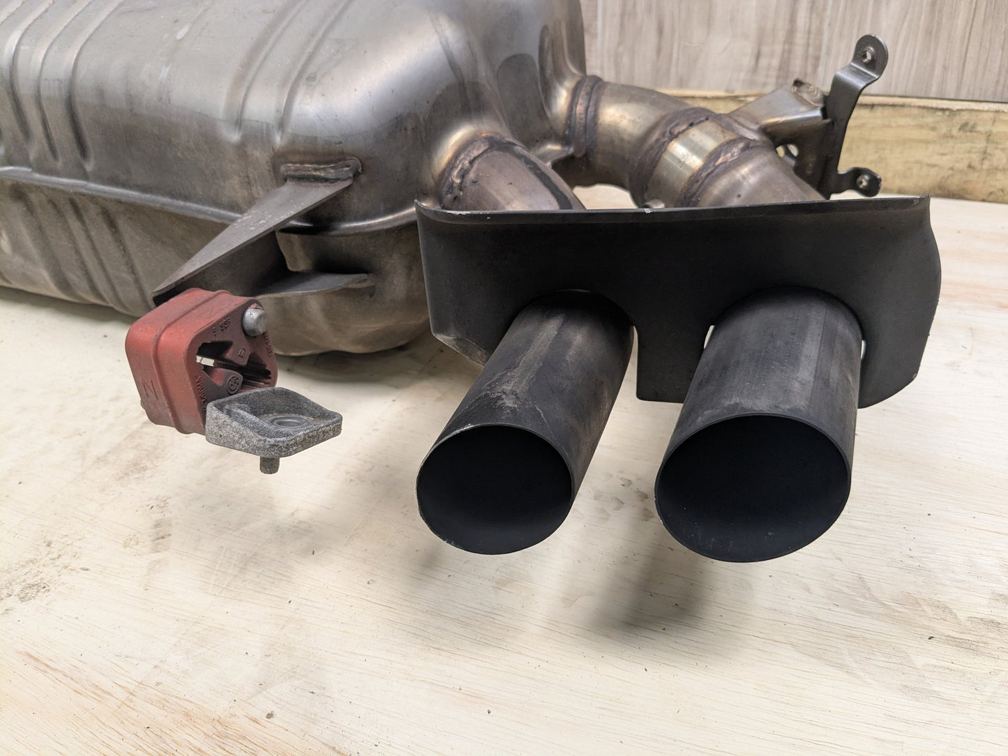 16-19 OEM BMW G11 G12 750i 750iX Engine N63R Rear Exhaust Pipe Muffler M SPORT