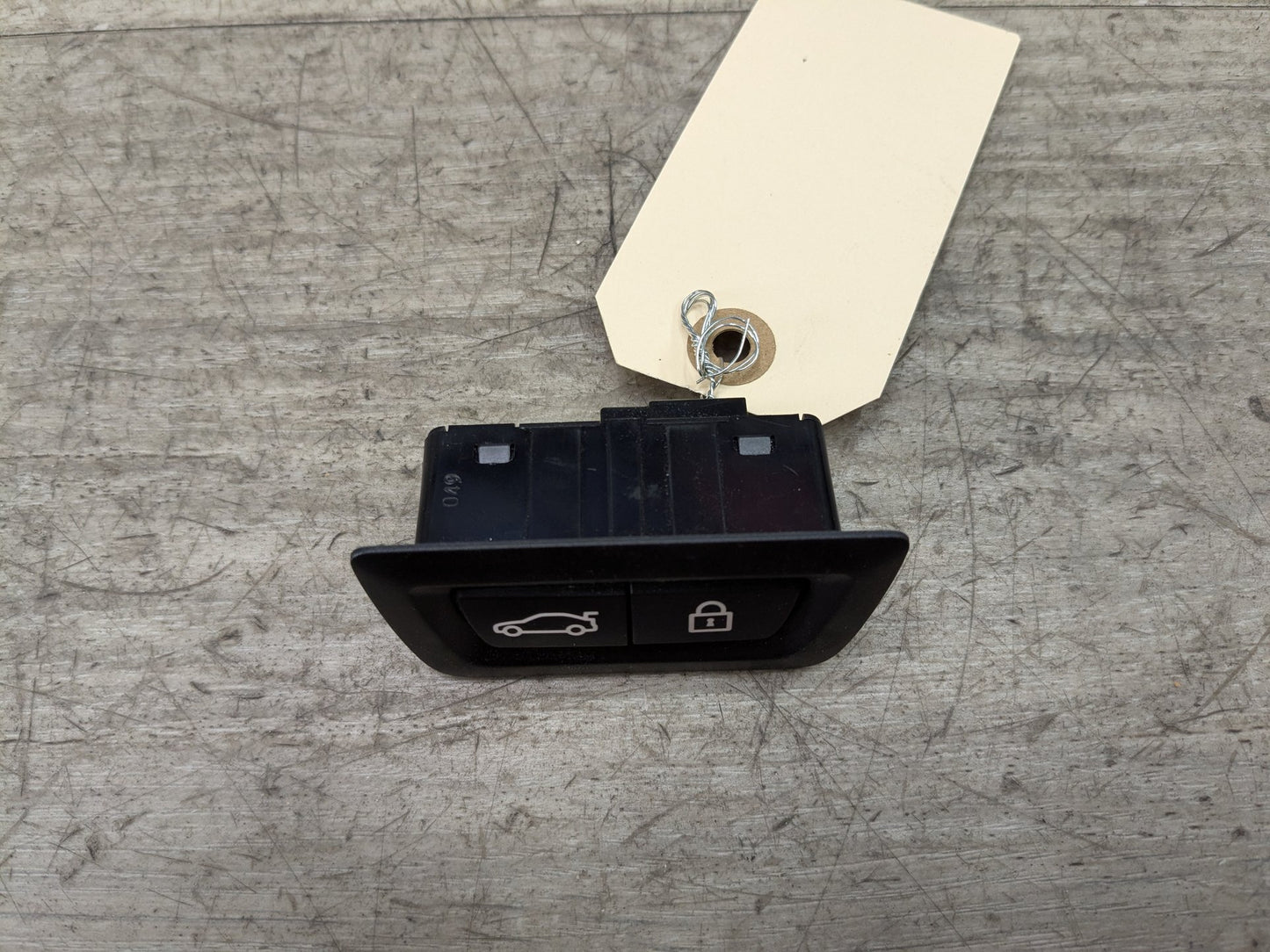 OEM BMW F02 F10 F15 F48 F90 G01 G20 G30 G80 X3 Rear Trunk Lid Center Lock Switch