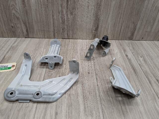 18-24 OEM BMW G01 G02 F97 X3 X4 Right Passenger Fender Wing Holder Bracket SET