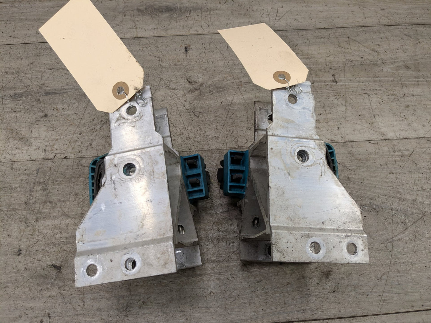 OEM BMW F90 F93 G11 G12 G16 G30 M5 Radiator Mount Support Bracket Left Right SET