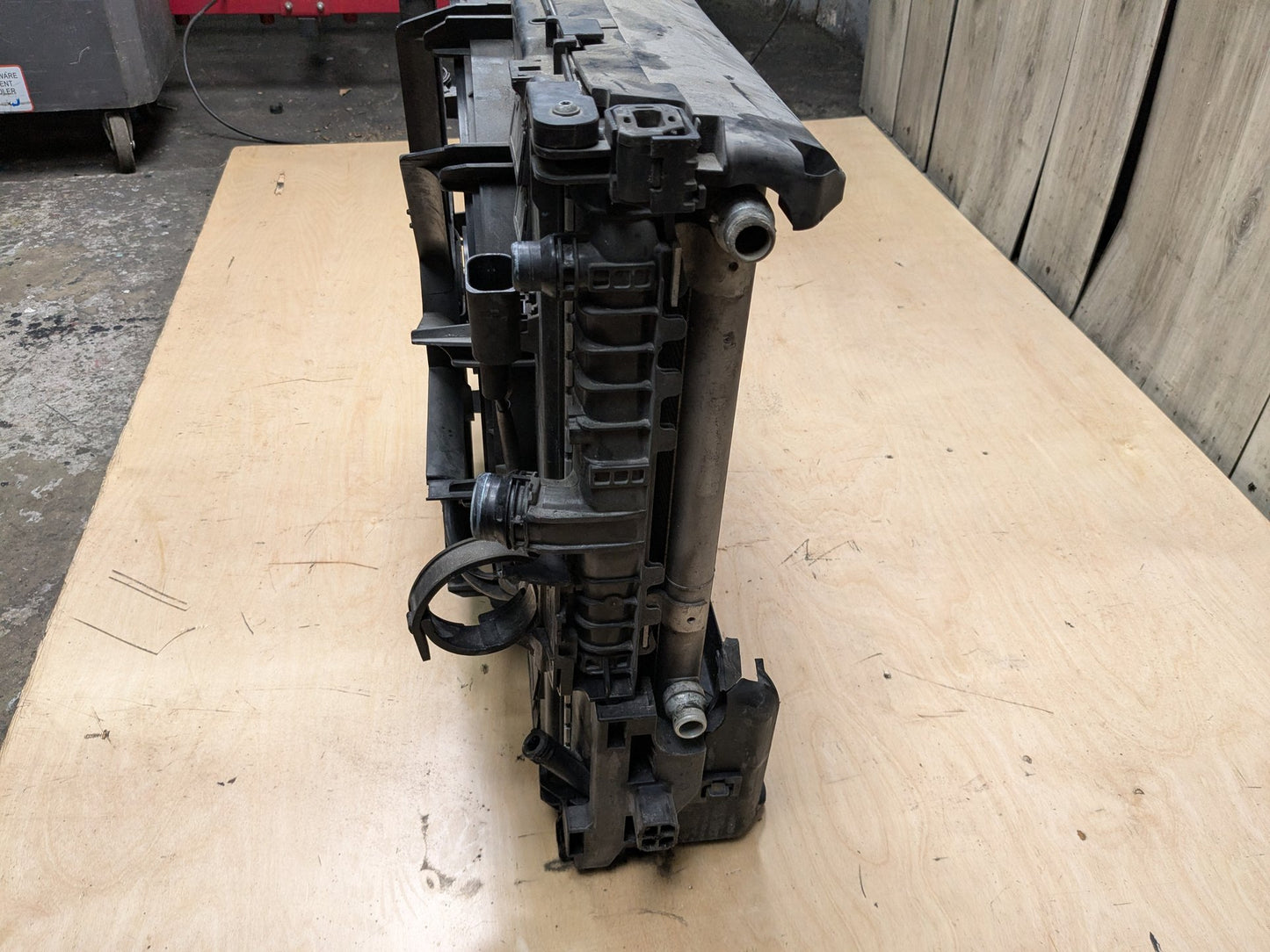 16-19 OEM BMW G12 740 Engine B58 Radiators Cooling Fan Shroud Motor 600W