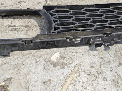 2017-2023 BMW M550i G30 Front Middle Center Bumper Cover Grille 8064931 *17-20 OEM BMW G30 Front Bumper Lower Center Grille Trim Black OEM