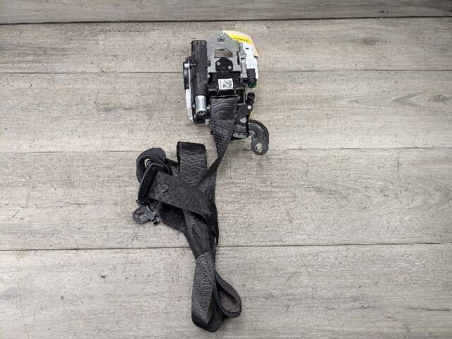 2017 - 2023 BMW M550i G30 Front Left Driver Seatbelt Seat Belt Retractor 7430115 N63B44O2