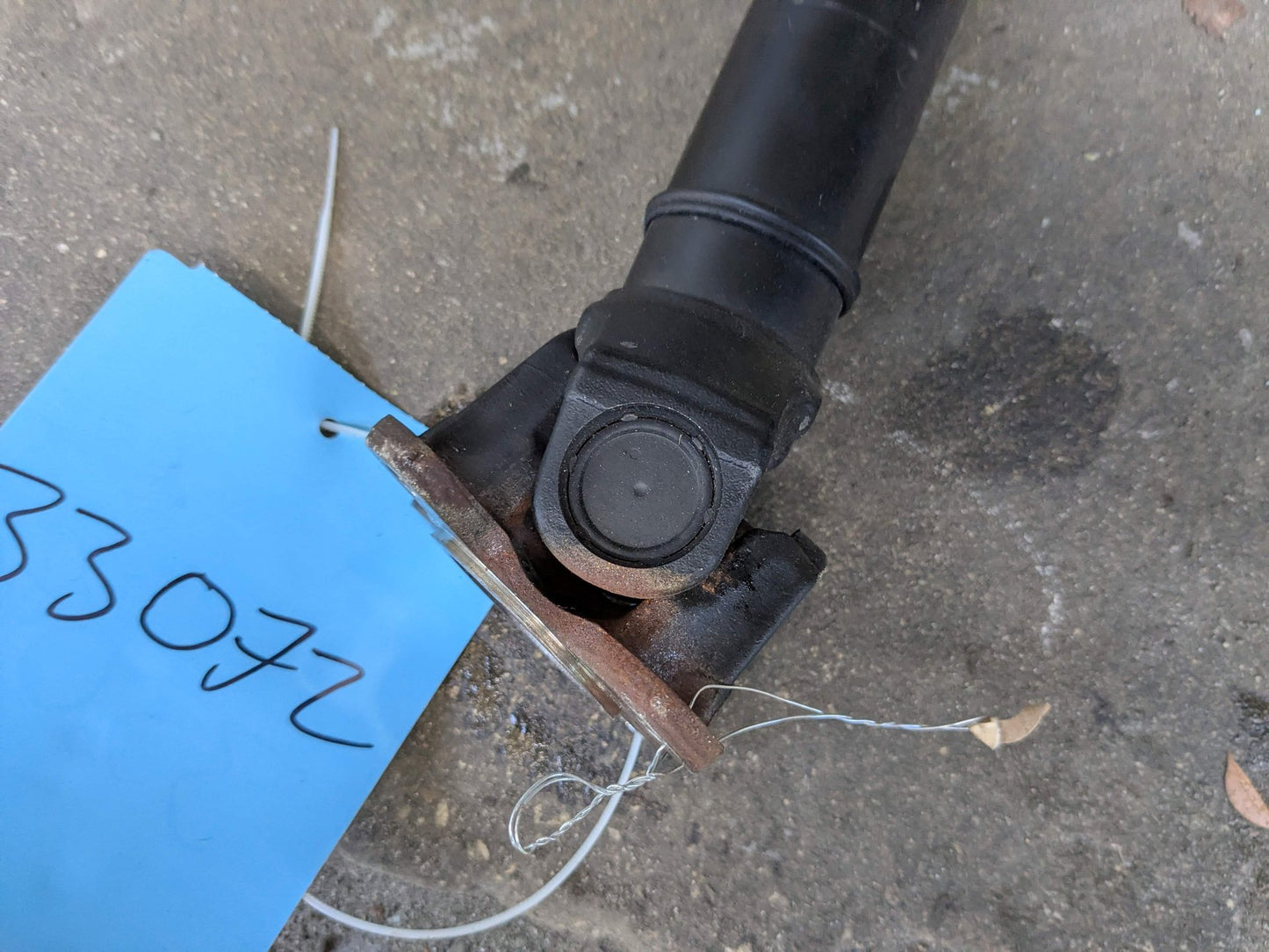 BMW Unknown Unknown Front Propeller Driveshaft Drive Shaft 9425911 OEM BMW G12 G20 G30 F90 X3 X4 X5 M5 M8 Sedan Drive Shaft Driveshaft Front Output