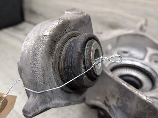 2020 BMW 330i G20 Rear Left Driver Spindle Knuckle w/ Bearing 6879533 19-25 OEM BMW G20 330 M340 REAR Left Driver Knuckle Wheel Hub Spindle Bearing