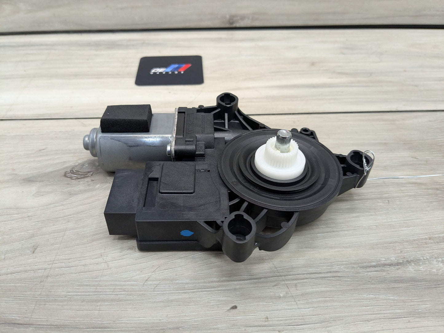 2021 BMW M340i G20 Front Right Passenger Door Window Glass Regulator Motor 8498860 OEM BMW G20 G80 330 M340 M3 FRONT Right Passenger Door Window Regulator Motor