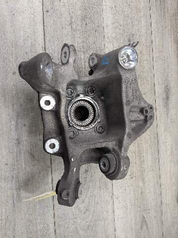 2017 - 2023 BMW M550i G30 Rear Right Passenger Spindle Knuckle w/ Bearing 6866338 N63B44O2