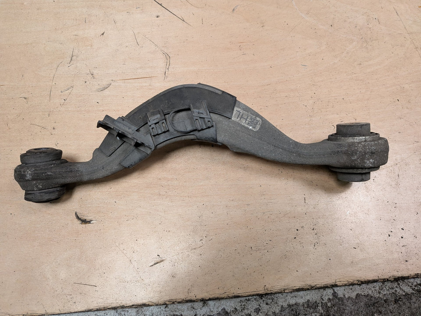 2016-2017 BMW 750i G12 Rear Left Driver Control Arms SET 6870535