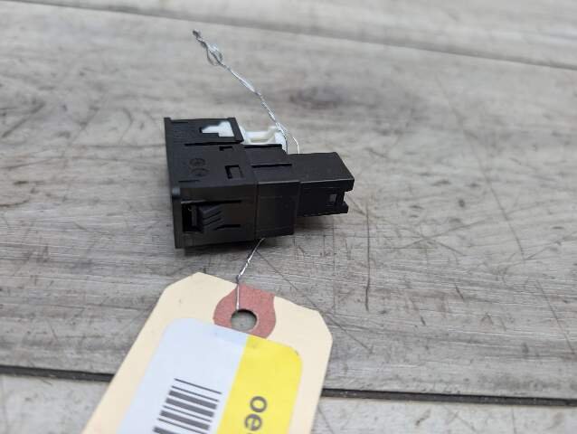 OEM BMW F22 F23 F30 F32 F33 F80 F82 F83 F87 M2 M3 M4 Aux Audio Input USB Black