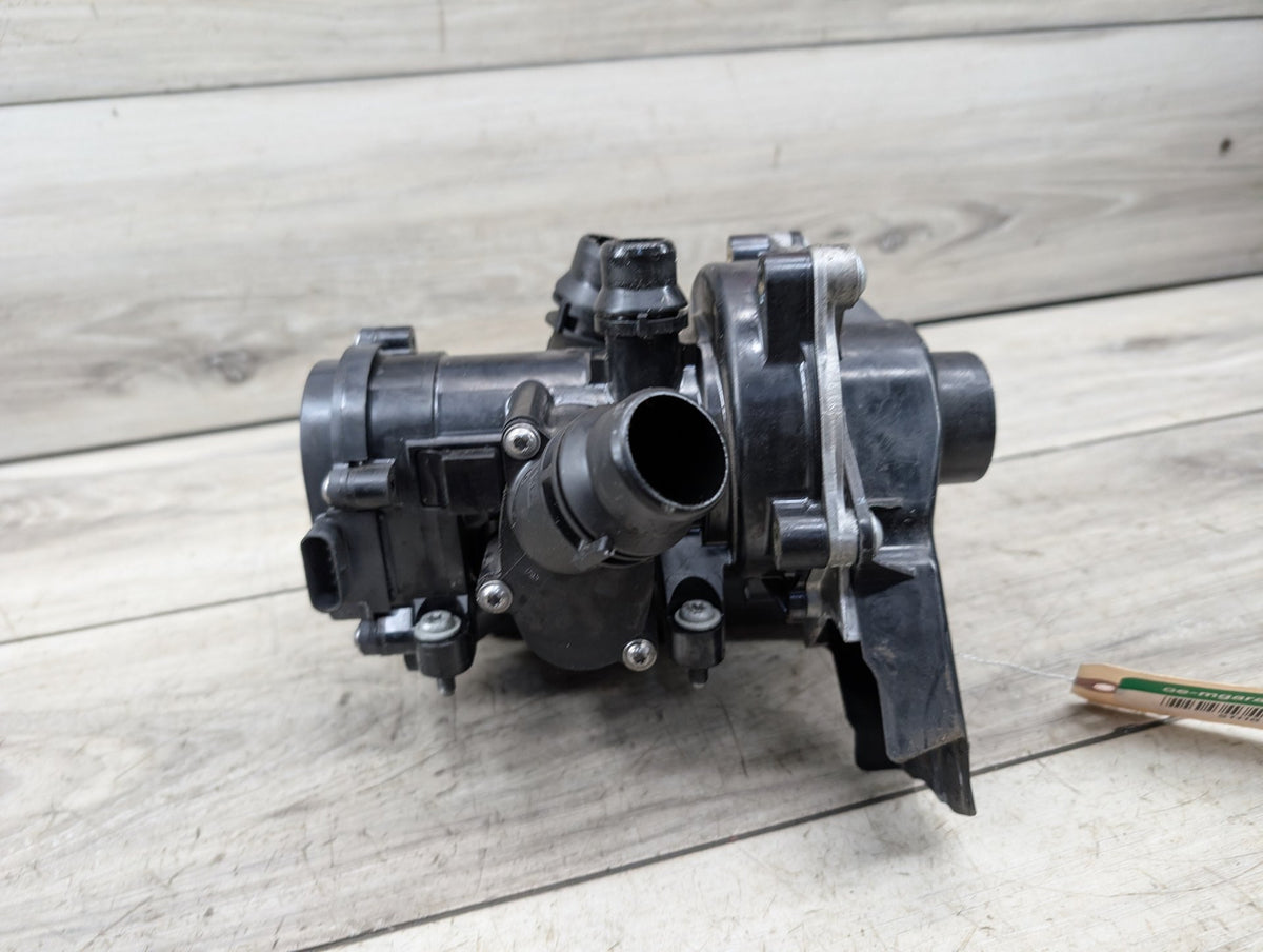 12-19 OEM AUDI A3 A4 A5 A6 S3 EA888 2.0L Engine Water Coolant Thermostat Pump