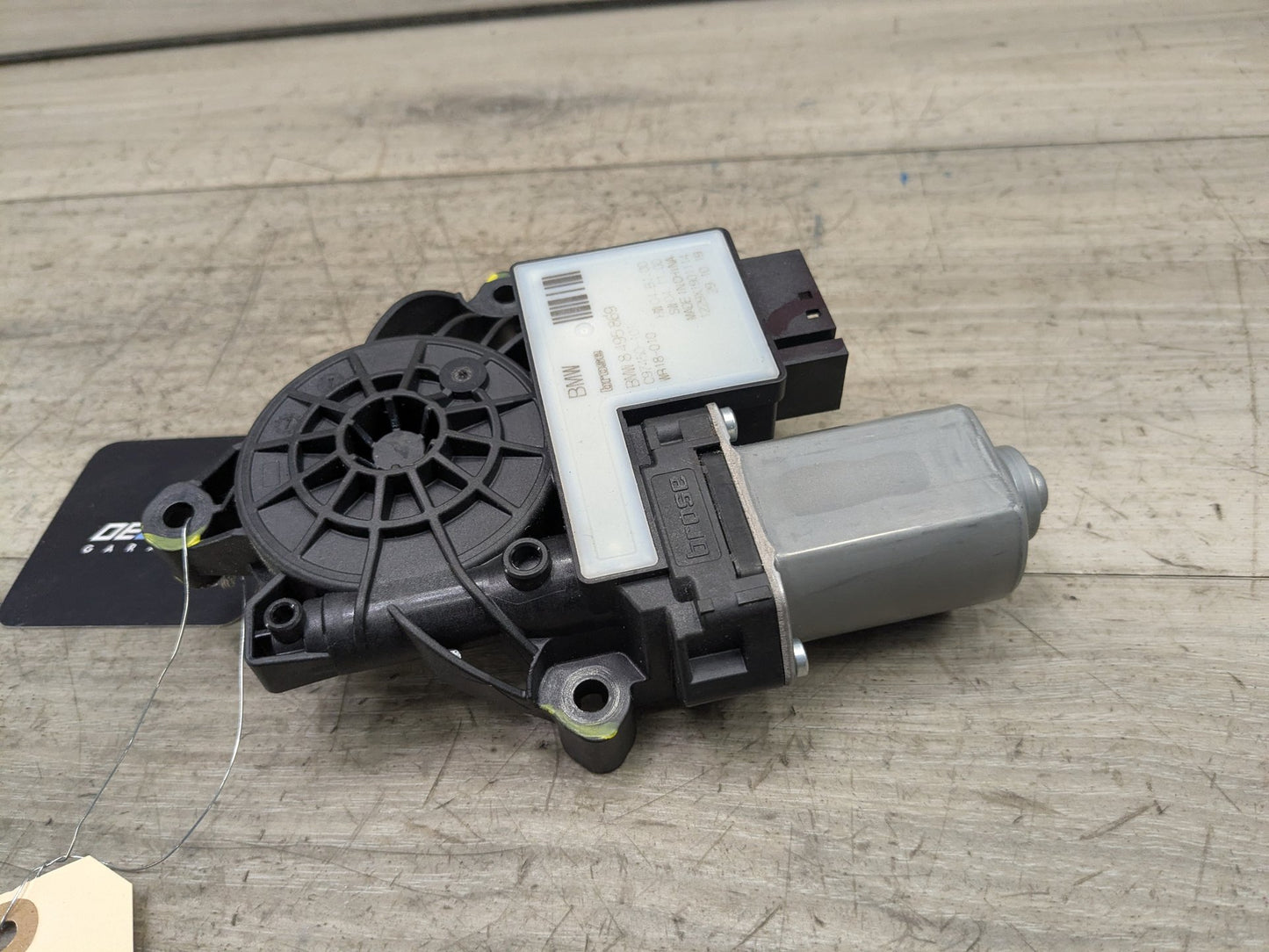 2020 BMW 330i G20 Front Left Driver Door Window Glass Regulator Motor 8495869 OEM BMW G20 G80 330 M340 M3 Front Left Driver Door Window Regulator Motor