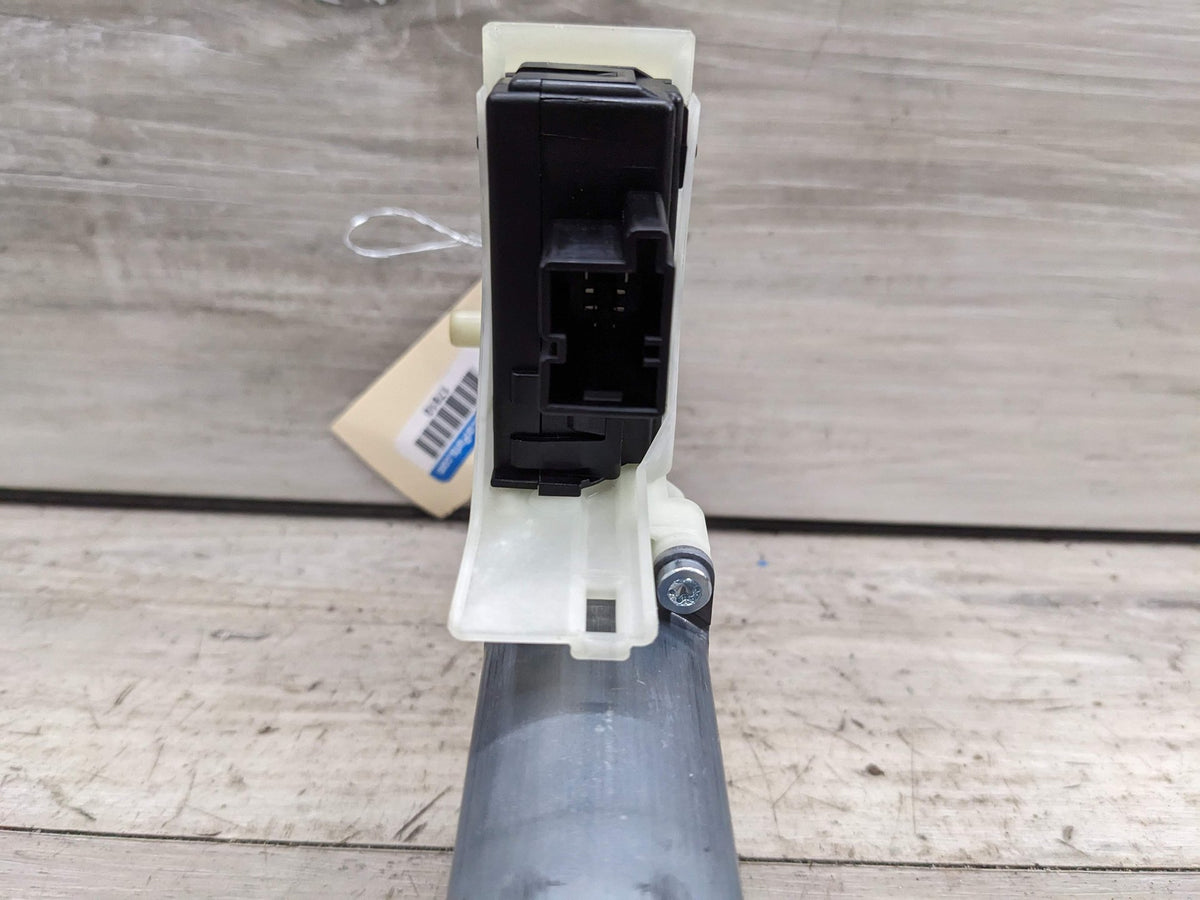 10-16 OEM Porsche Panamera Left Driver Front Door Window Glass Motor