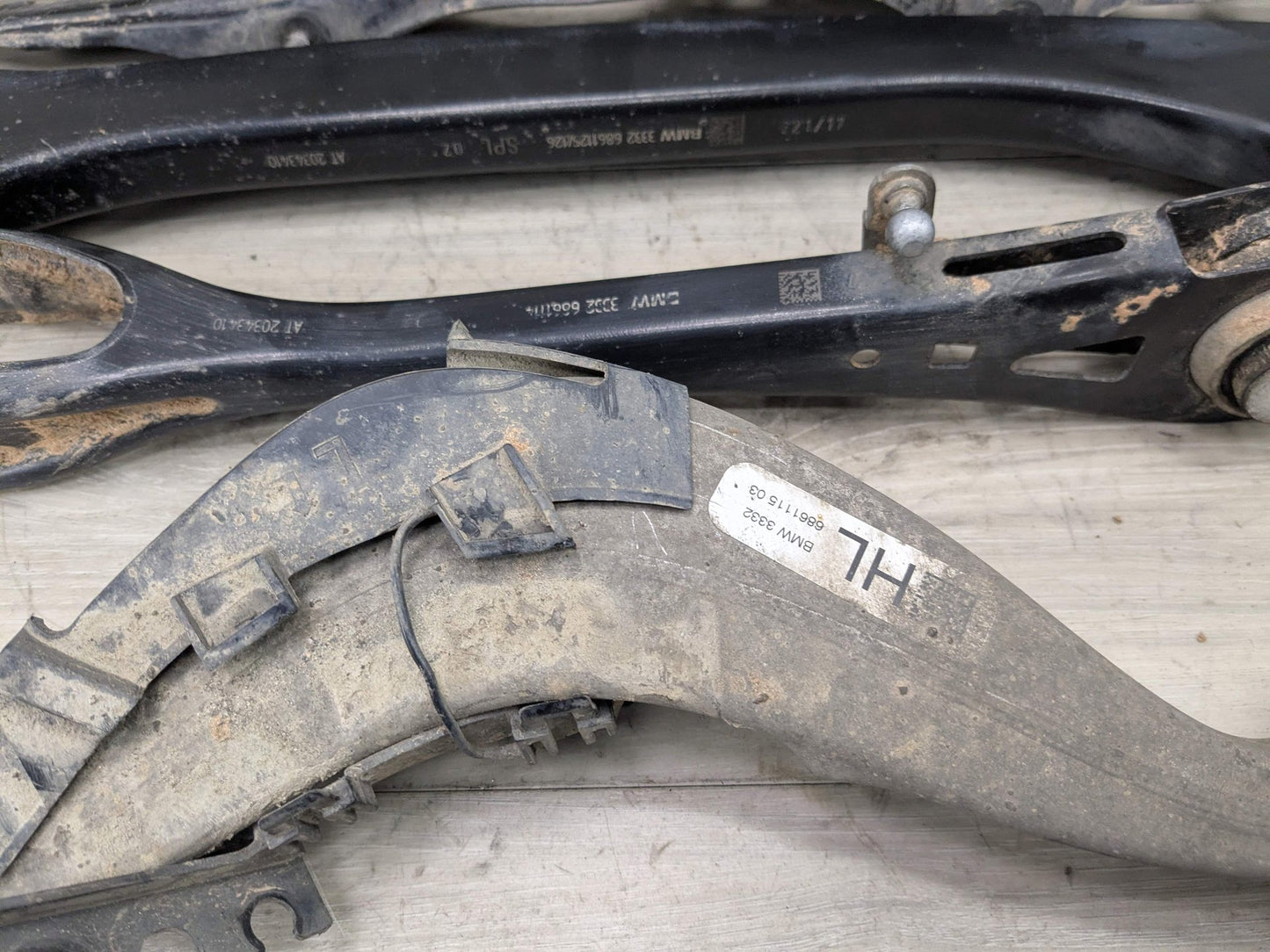2018 BMW 750i G12 Rear Left Driver Control Arms SET 6861115 OEM BMW G11 G12 G14 G16 G30 Rear Left Driver Side Upper Lower Control Arm SET