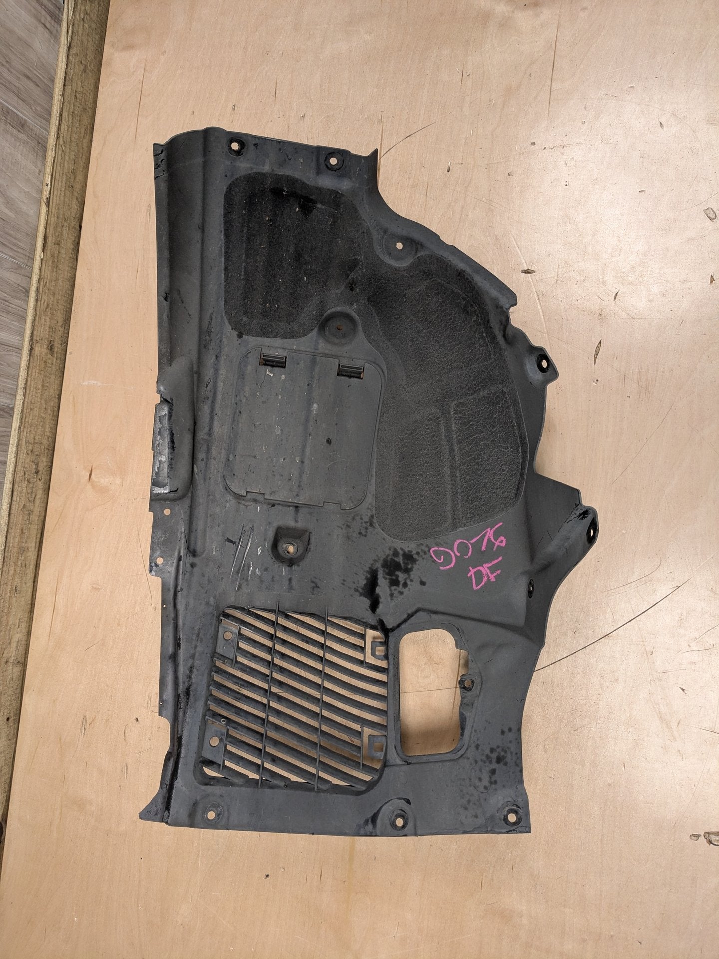 2017-2023 BMW M550i G30 Front Left Driver Wheel Fender Liner Splash Guard 7340193 16-19 OEM BMW G11 G12 740 750 Front Left Driver Fender Liner Wheel Splash Shield