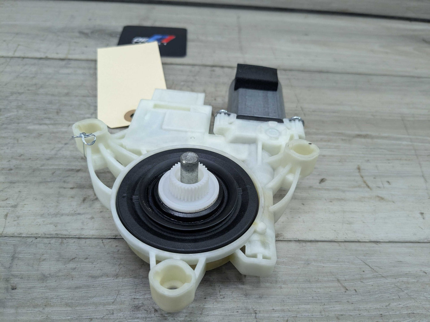 2019 BMW 330i G20 Rear Left Driver Door Window Glass Regulator Motor 8495867 19-24 OEM BMW G20 G80 330 M340 M3 Rear Left Driver Door Window Regulator Motor
