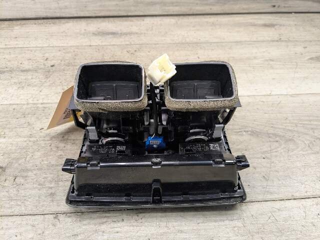 PRE-LCI OEM BMW F90 G30 530 540 M5550 Rear Center Console AC Air Vent Grille