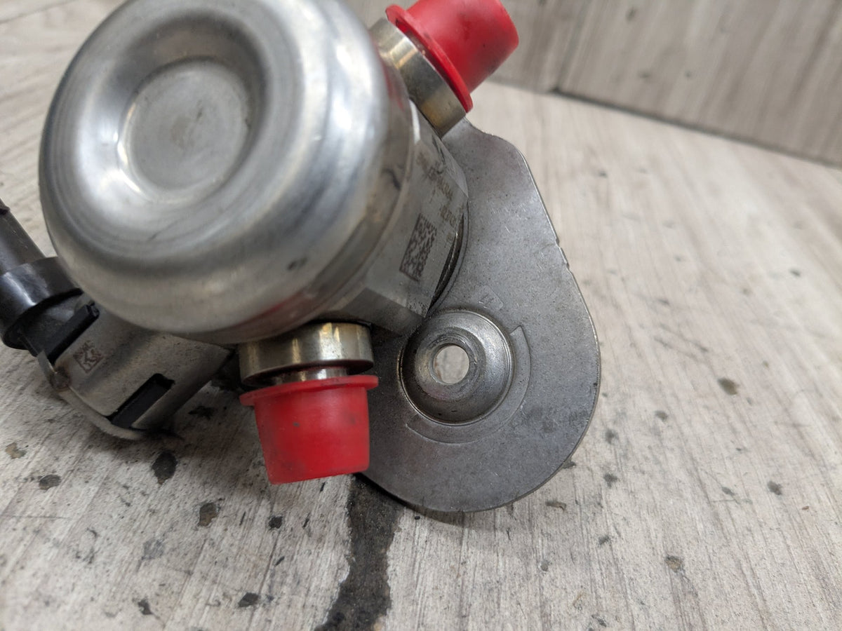 16-20 OEM BMW G11 G12 750 G30 M550 Engine N63R HPFP High Pressure Fuel Pump 5-8