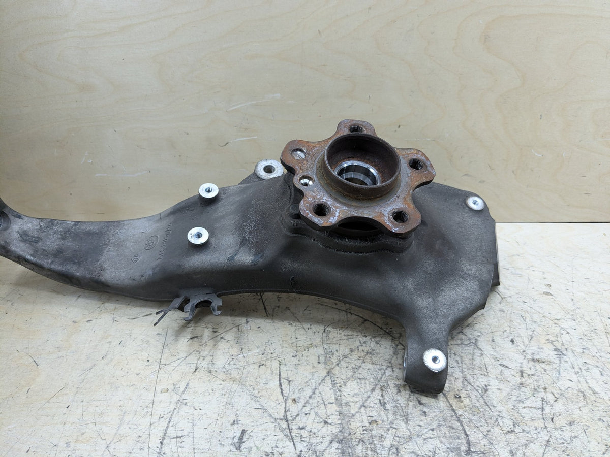2018-2023 BMW M550i G30 AWD Front Left Driver Spindle Knuckle w/ Bearing 6884385