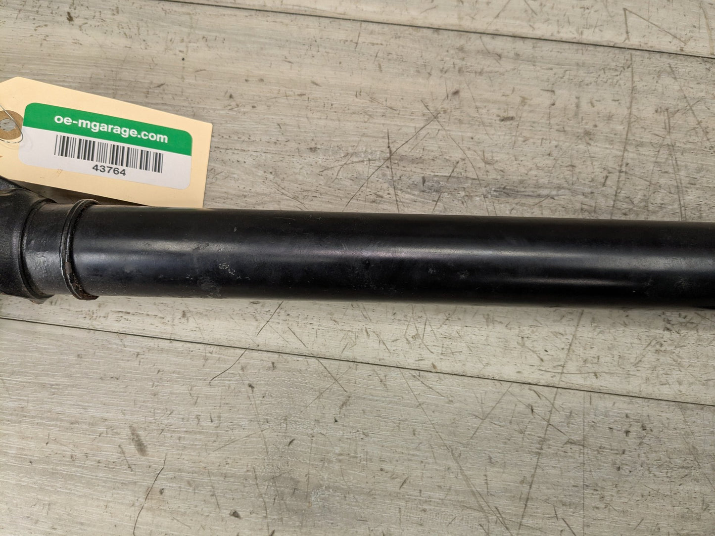 2019 BMW X3 G01 Front Propeller Driveshaft Drive Shaft 9488487 OEM BMW G01 G05 G12 G20 G30 F90 X3 M5 Front Drive Shaft Driveshaft Output