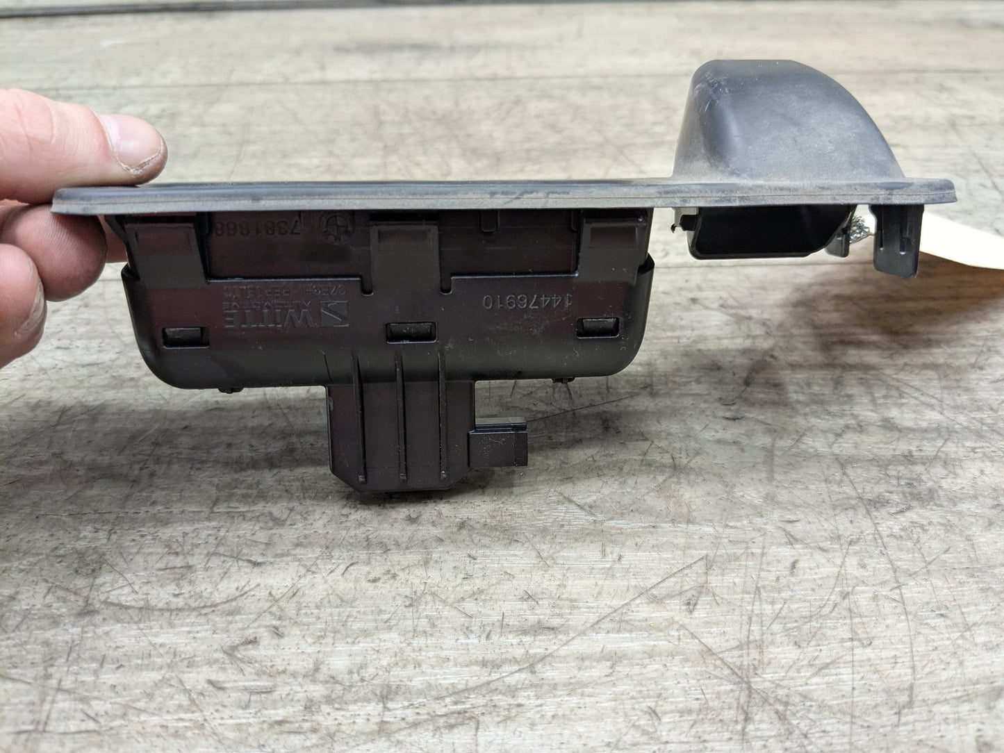 OEM BMW G30 530 540 M550 M5 X5 Rear View Camera Trunk Lid Handle Push Button